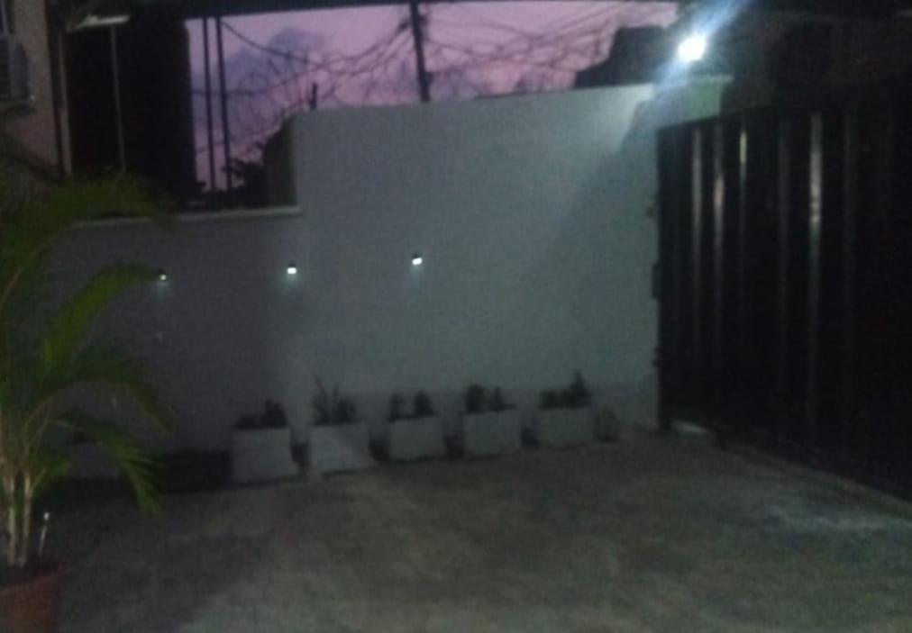 Staycation Suites And Apartment Lagos Bagian luar foto